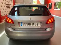Usado Peugeot 308 Style 130 CV (95 kW) 2019 Gris / plata Berlina