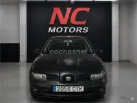 Usado Seat Leon Sport 110 CV (80 kW) 2004 Negro Utilitario