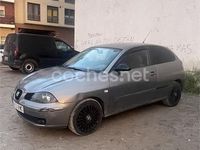 Usado Seat Ibiza 100 CV (73 kW) 2002 Gris / plata Berlina