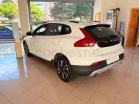 Usado Volvo V40 CC Plus 120 CV (88 kW) 2019 Blanco Familiar