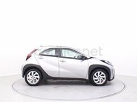 Usado Toyota Aygo X Play 72 CV (52 kW) 2024 Gris / plata SUV
