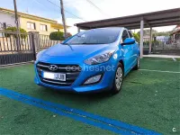 Usado Hyundai i30 110 CV (80 kW) 2015 Azul Berlina