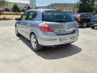 Usado Opel Astra Sport 105 CV (77 kW) 2006 Gris / plata Berlina