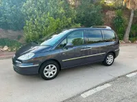 Usado Peugeot 807 Style 136 CV (100 kW) 2013 Gris / plata Monovolumen