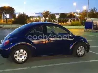 Usado VW New Beetle 102 CV (75 kW) 2005 Azul Utilitario