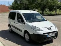Usado Peugeot Partner Tepee Access 75 CV (55 kW) 2011 Blanco Monovolumen