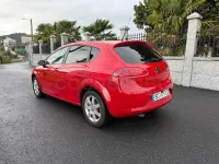 Usado Seat Leon Sport 105 CV (77 kW) 2007 Rojo Utilitario