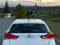 Usado Toyota Auris Active 126 CV (92 kW) 2013 Blanco Berlina