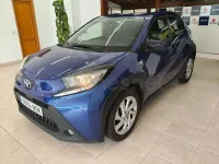 Usado Toyota Aygo X Play 72 CV (52 kW) 2023 Azul SUV