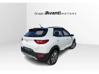 Usado Kia Stonic 100 CV (73 kW) 2023 Blanco SUV