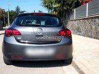 Usado Opel Astra Expression 115 CV (84 kW) 2013 Gris / plata Berlina