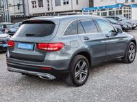 Usado Mercedes GLC300 245 CV (180 kW) 2017 Gris metalizado SUV