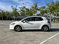 Usado Toyota Auris Active 126 CV (92 kW) 2012 Blanco Berlina