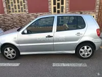Usado VW Polo Trendline 75 CV (55 kW) 2001 Gris / plata Berlina