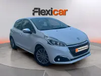 Usado Peugeot 208 Signature Sky 99 CV (72 kW) 2019 Blanco Utilitario