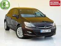 Usado Opel Astra Selective 110 HP (80 kW) 2016 Castanho Sedan