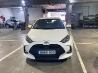 Usado Toyota Yaris Hybrid Active 115 CV (84 kW) 2025 Blanco Berlina