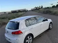 Usado VW Golf VII Advance 105 CV (77 kW) 2012 Blanco Berlina