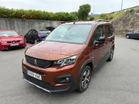Usado Peugeot Rifter GT-line 130 CV (95 kW) 2019 Granate Monovolumen
