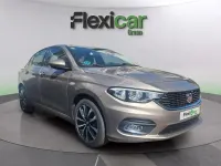 Usado Fiat Tipo Lounge 95 CV (69 kW) 2018 Beige Berlina