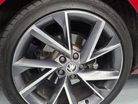 Usado Skoda Superb SportLine 150 CV (110 kW) 2019 Granate Familiar