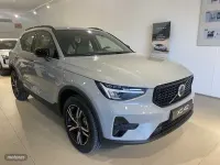 Nuevo Volvo XC40 Plus 2026 Gris SUV