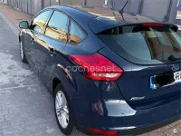 Usado Ford Focus Trend 125 CV (91 kW) 2016 Azul Berlina