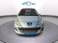 Usado Peugeot 207 Envy 75 CV (55 kW) 2010 Gris Utilitario