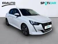 Usado Peugeot 208 Allure 100 CV (73 kW) 2020 Blanco Utilitario