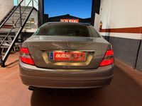 Usado Mercedes C250 Elegance 204 CV (150 kW) 2009 Gris / plata Berlina