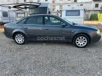 Usado Audi A6 130 CV (95 kW) 2002 Gris / plata Berlina
