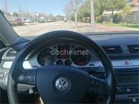 Usado VW Passat Highline 140 CV (102 kW) 2006 Gris / plata Berlina