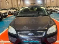 Usado Ford Focus Ghia 136 CV (100 kW) 2005 Negro Berlina