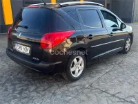 Usado Peugeot 207 Active 95 CV (69 kW) 2011 Negro Familiar