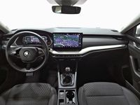 Usado Skoda Octavia Selection 116 CV (85 kW) 2024 Gris plata Familiar