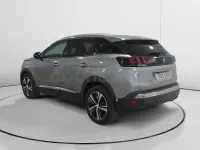 Usado Peugeot 3008 Allure 130 CV (95 kW) 2020 Gris / plata SUV