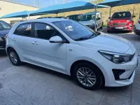 Usado Kia Rio 101 CV (74 kW) 2022 Blanco Utilitario