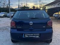 Usado VW Polo Advance 69 CV (50 kW) 2005 Azul Utilitario