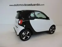 Usado Smart ForTwo Coupé Passion 60 kW (82 CV) 2021 Blanco Coupe