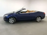 Usado Ford Focus Cabriolet Titanium 136 CV (100 kW) 2009 Azul Descapotable