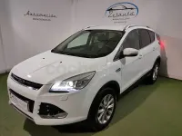 Usado Ford Kuga Titanium 150 CV (110 kW) 2015 Blanco SUV