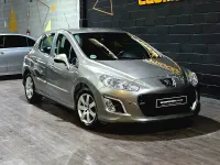 Usado Peugeot 308 Access 112 CV (82 kW) 2012 Gris / plata Berlina