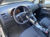 Usado Toyota Auris Active 90 CV (66 kW) 2010 Blanco Utilitario