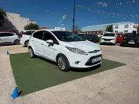 Usado Ford Fiesta Titanium 90 CV (66 kW) 2009 Blanco Berlina
