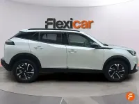 Usado Peugeot 2008 Active 100 CV (73 kW) 2023 Blanco SUV
