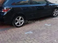 Usado Opel Astra GTC Sport 120 CV (88 kW) 2008 Negro Berlina