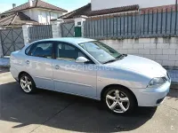 Usado Seat Cordoba Sport 130 CV (95 kW) 2003 Azul Berlina