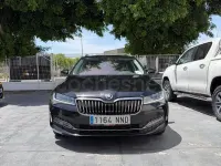 Usado Skoda Superb Style 150 CV (110 kW) 2021 Negro Familiar