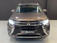 Usado Mitsubishi Outlander P-HEV 203 CV (149 kW) 2016 Marrón SUV