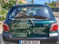 Usado Toyota Yaris Terra 68 CV (50 kW) 2002 Azul Berlina